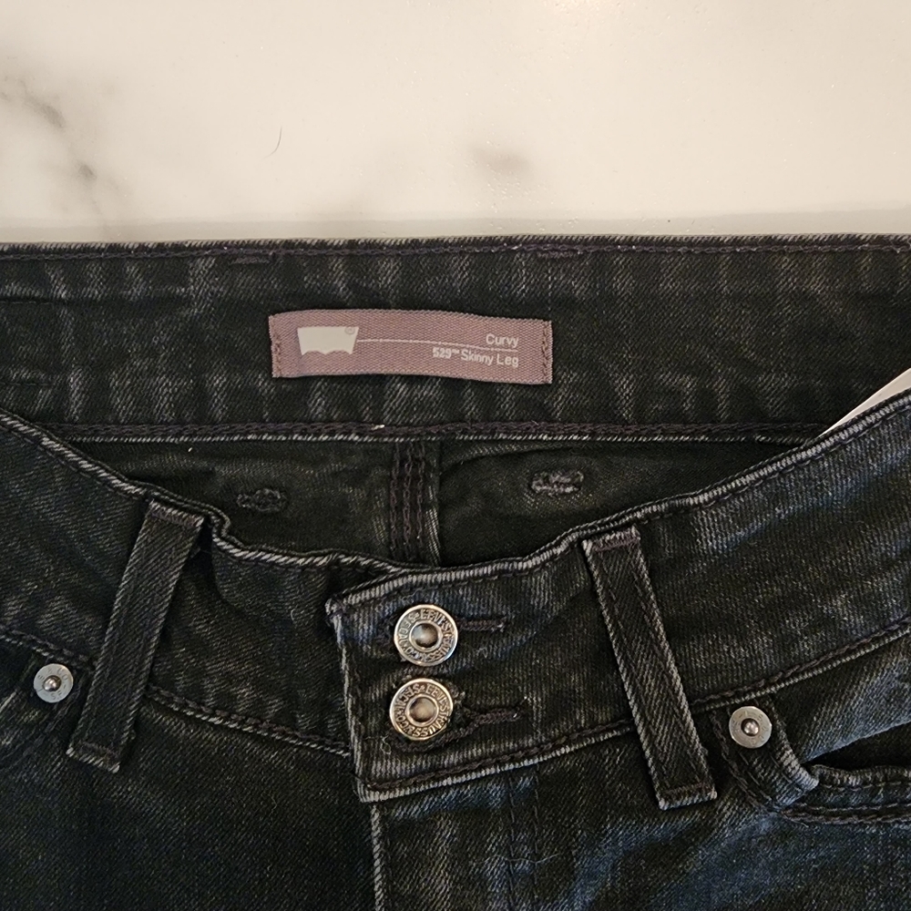 Womens Levi jeans
